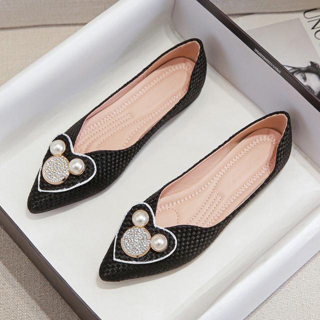 New Fashion Women Daily Pointed Toe Flats Lady Casual Slip On Low Heels Female  Sparkly Rhinestone Barefoot Shoes Plus Size