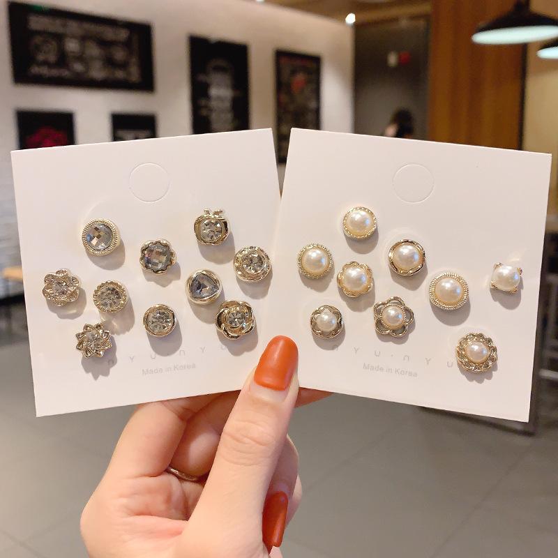 Women's Waist-Tightening Elastic Brooch Pin - Anti-Exposure Buckle for Clothes and Skirts