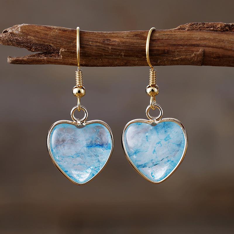 Simple and sweet natural stone love earrings, studs, light luxury jewelry earrings.