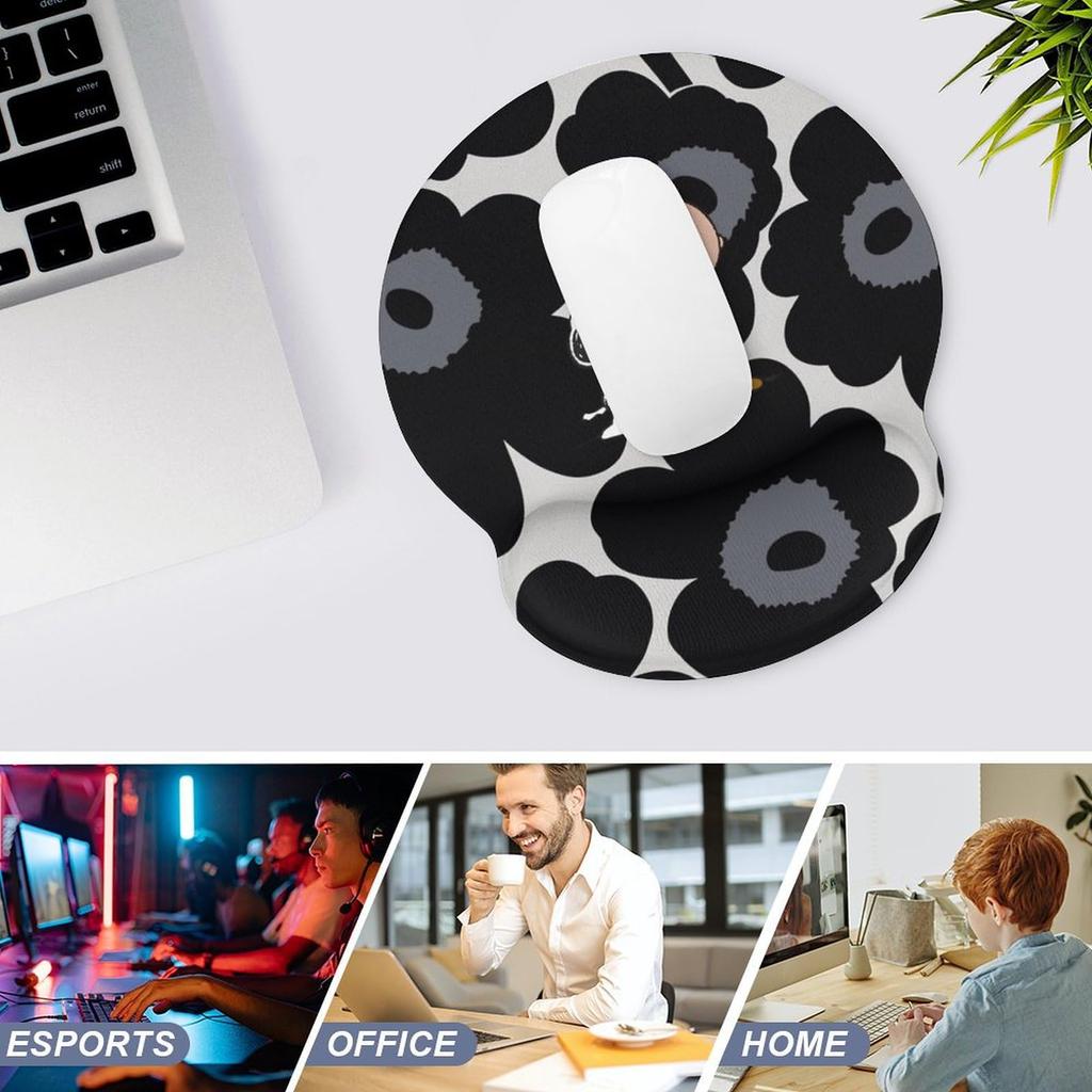 Snoopy and Charlie Brown Floral Print Silicone Mouse Convenient Wrist Support Wrist Popular for Gaming and Office Stylish and Cute Character Design