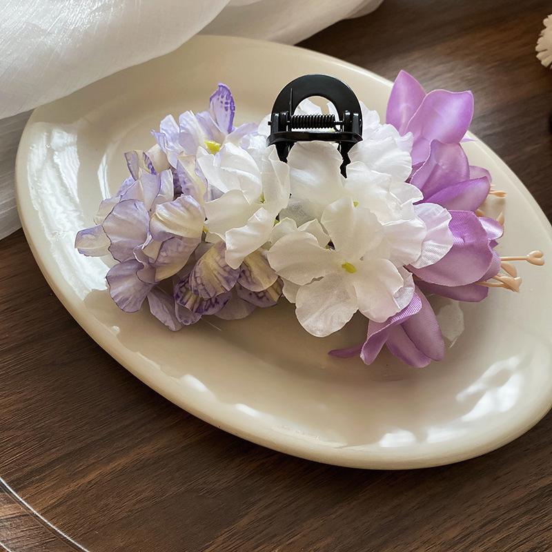 High-End Forest Style Lily Flower Hair Clip - Aesthetic Simulation Shark Grip for Women