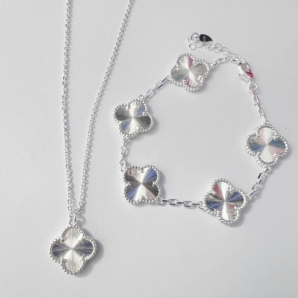 Seiko Silver Lucky Laser Clover Pendant Necklace Women'S Light Luxury Niche Clavicle Chain Premium