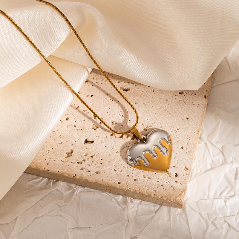 Luxury Heart Flower Stainless Steel Clavicle Necklace