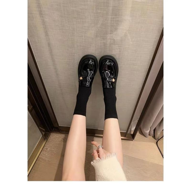 Pantofi mici din piele cu talpă moale cu talpă groasă Pantof unic