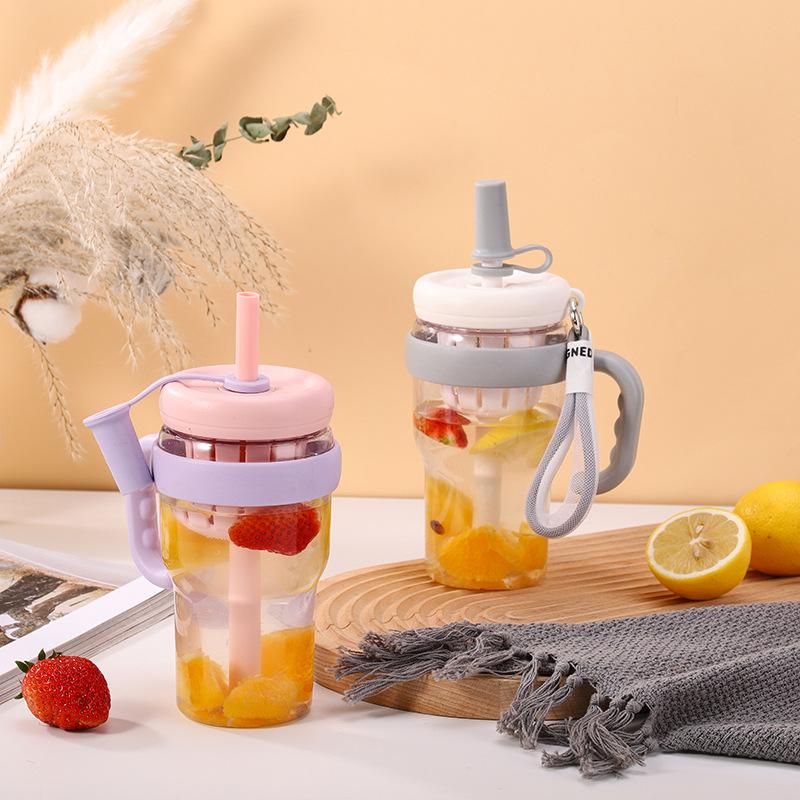 Water bottle fashionable plastic cup summer office with handle coffee cup outdoor portable student with rope straw accompanying cup