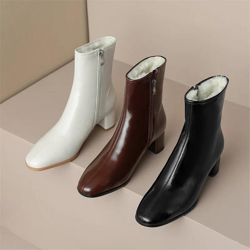 Mode 2025 Nouvel Automne Cuir Fendu Bottes pour Femmes Bottes à Bout Carré pour Femmes Bottes d'Hiver Femmes Bottes de Chevalier Concises Bottines Noires