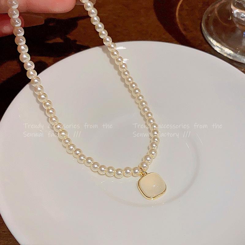 Vintage French pearl necklace women s niche gentle square pendant collarbone chain popular match