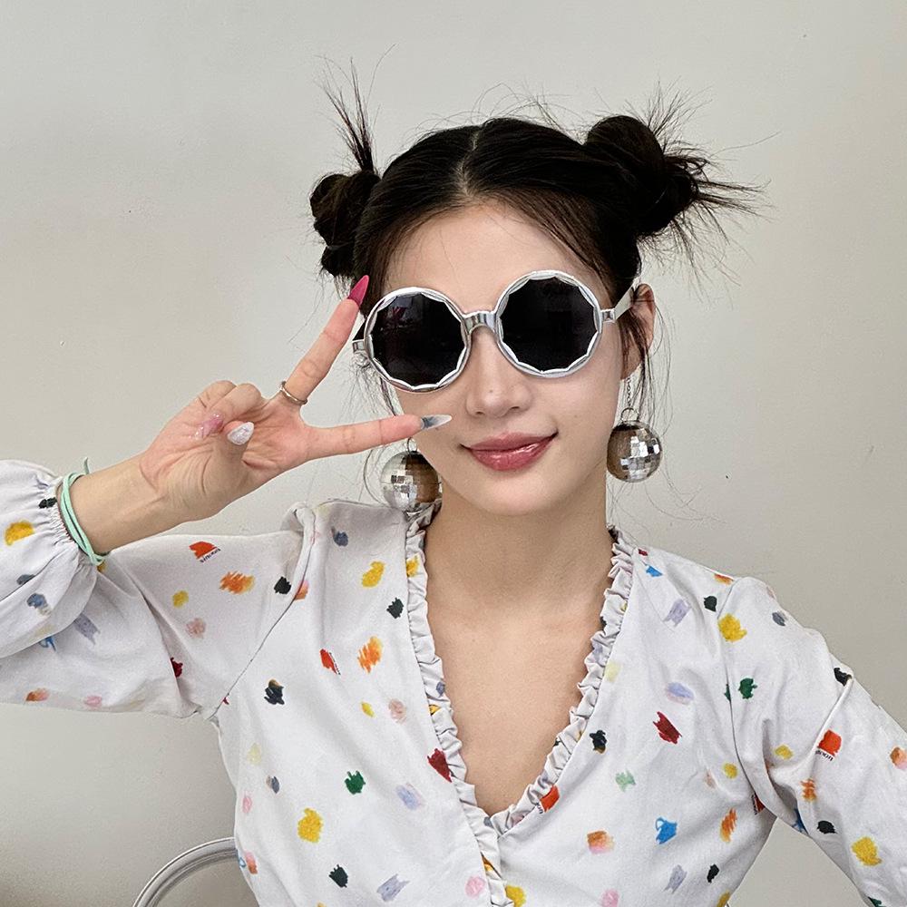 Personalisierte Cartoon-Sonnenbrillen für Abschluss- und Geburtstagsfeiern