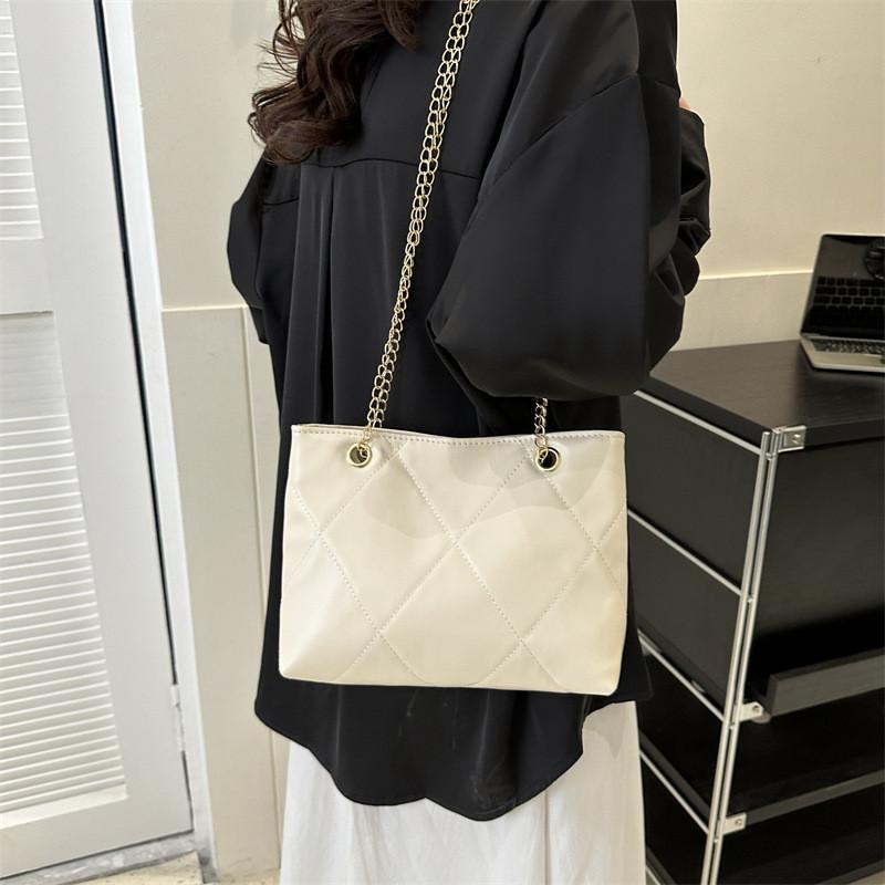 Fashionable Minimalist Tote Bag For Women Stylish Chain Strap Casual Shoulder Purse