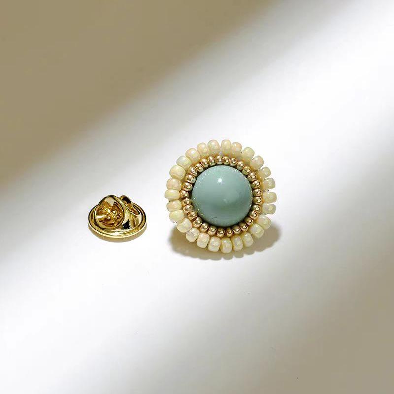 

Оригинальная брошь в этническом стиле с жемчугом, женская нишевая дизайнерская булавка с сенсорным значком, персонализированная антибликовая пряжка, фиксированная одежда с аксессуарами