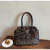 Retro leopard print handbag large capacity fashion personalized shoulder bag new versatile underarm tote bag