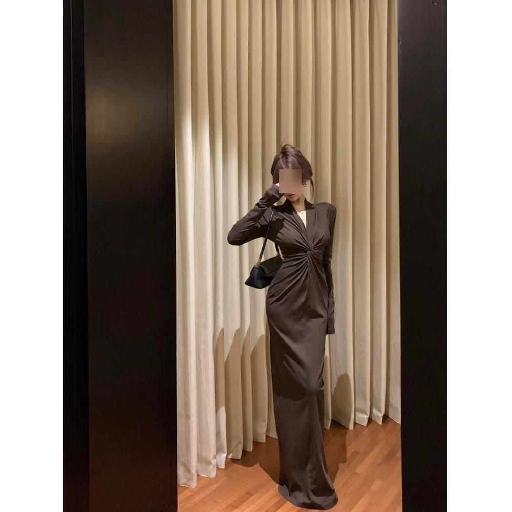 

Spicy V-Neck Twist Slimming Long Dress - Women s Niche Slim Fit Hip-Hugging Design Extra Large кавовий