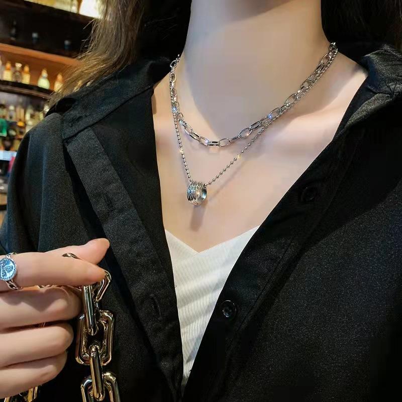 Punk Street Doppelt gestapelte Halskette Nischendesign Temperament Titanstahl Schlüsselbeinkette Kaltwind Pulloverkette Hip Hop Tide