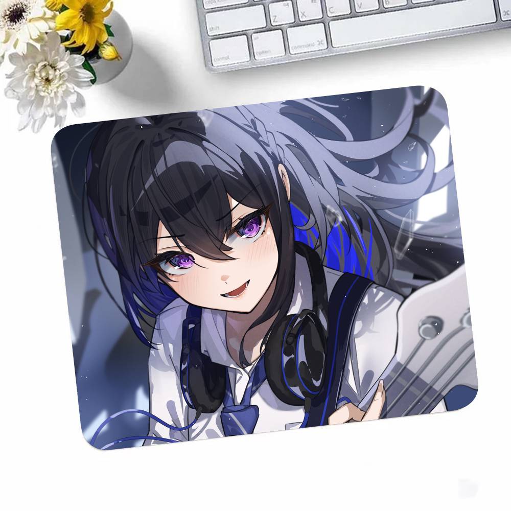 Anime Girl VTuber VSPO Ichinose Uruha Mousepad Small LockEdge Mouse Pad For Gamers Computer Desk Pad Rectangular Anti-slip