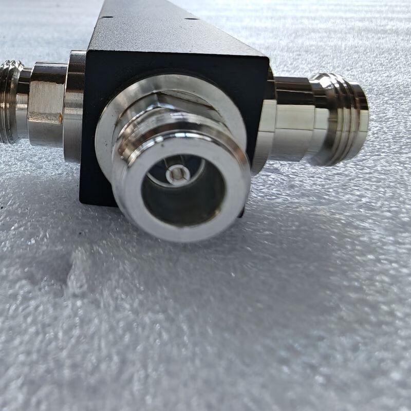 SLYC 1-to-3 Power Splitter with Cable