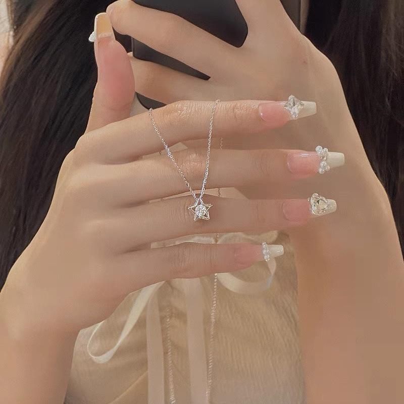 Korean Five-Pointed Star Rhinestone Pendant Necklace – Chic Summer Women's Accessory