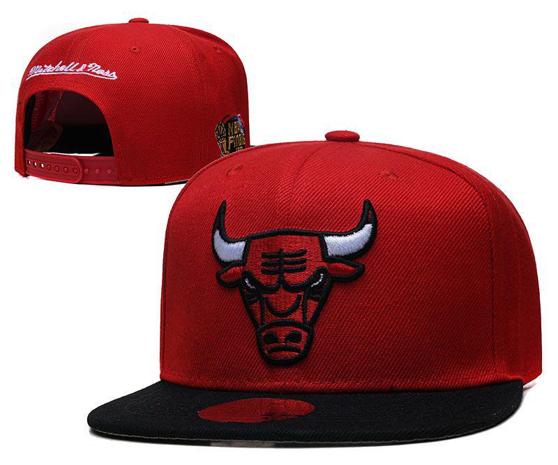 Chicago Bulls Cross Bull Embroidered Duckbill Cap, Unisex Korean Style Baseball Hat