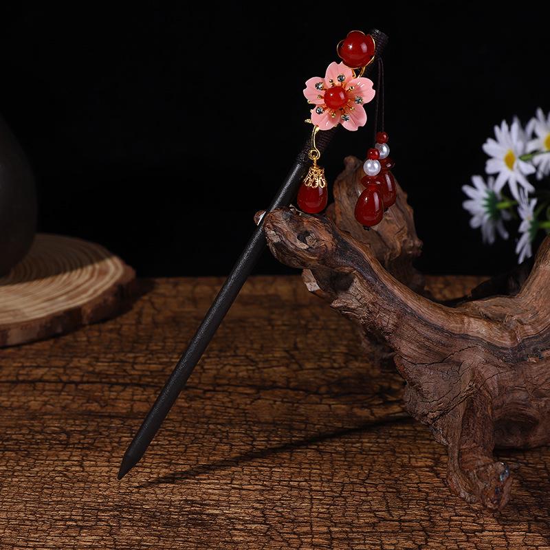 Vintage-Style Ebony Imitation Hairpin with Tassels and Wooden Step-Shaking Design for Hanfu and Ancient Costume Accessories