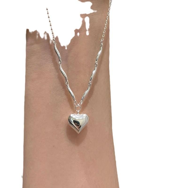 Niche Design Sense Love Wave Necklace Women'S Simple Light Luxury Elegant Fashion Exquisite Versatile Neck Chain Sweater Chain