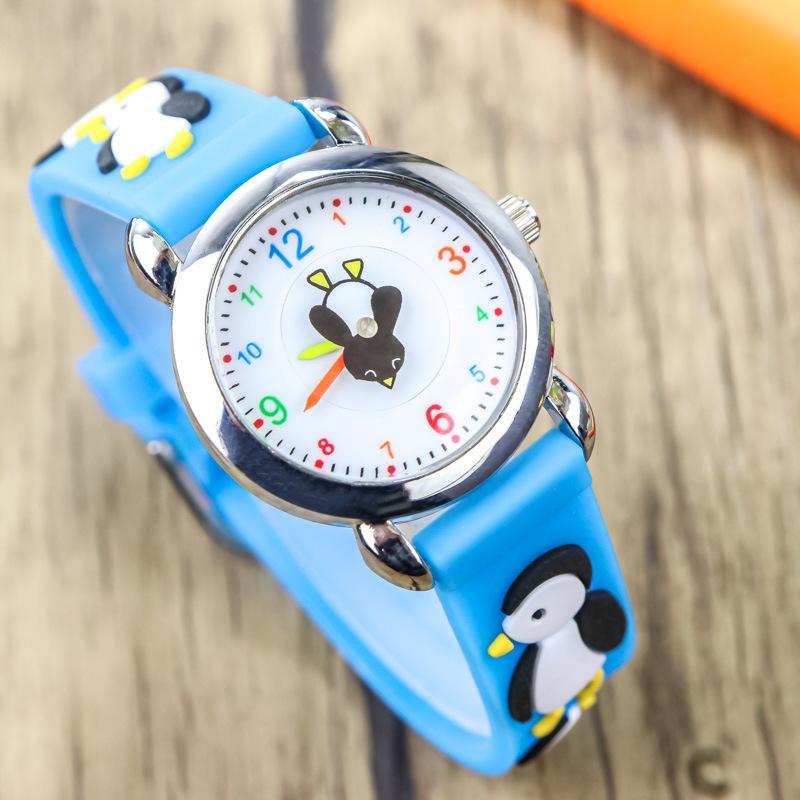 

Детские часы в корейском стиле с милым пингвином в Q-версии и мягким ремешком – Безопасные для детского сада для мальчиков и девочек, Электронные часы для учеников начальной школы светло-синий