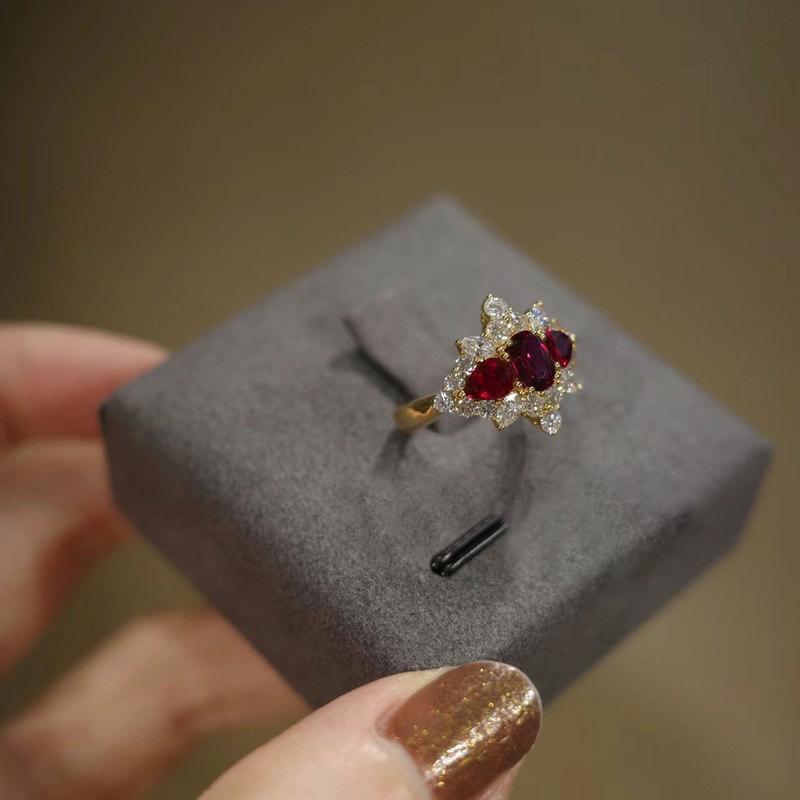 925 Sterling Silver Palace Style Light Luxury High-End Red Diamond Ring for Women's Niche Sweet Cool Fashion Temperament Ring