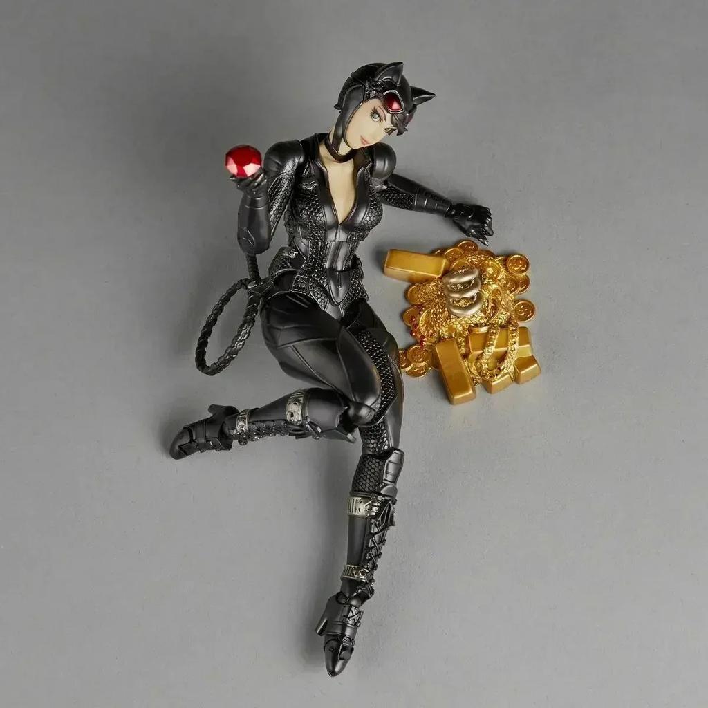 New IN stock Super-Movable Surprise Yamaguchi Dc Catwoman Superhero Series Charming Catwoman Doll Movable Model Gift