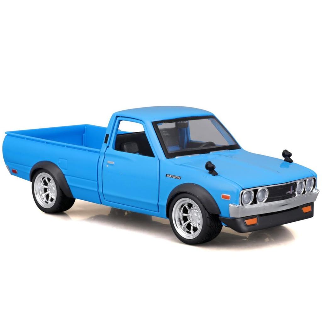 Maisto Scale Diecast Model 1973 Datsun 620 Pickup Finished Model 1/24 (Blue) - (Product Code 32528)