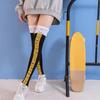Trendy Damensocken mit knielangen Hühnerfüßen. Lustige personalisierte Hühnerfüße. Geburtstagsgeschenke. Sportsocken