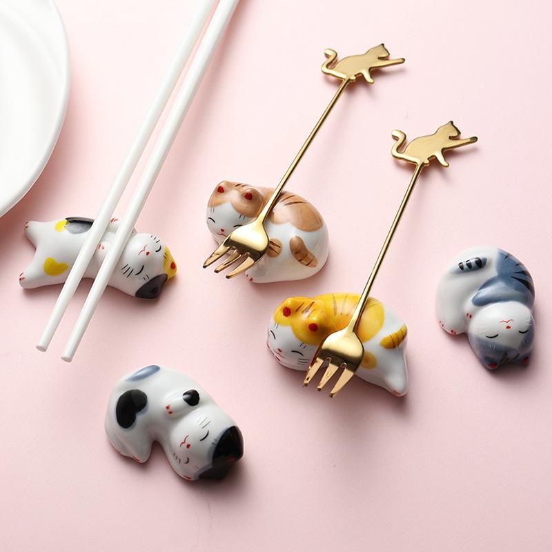 5PCS Cute Lucky Cat Chopsticks Holder Japanese Ceramic Chopstick Ceramic Home Decoration Spoon Holder Tableware Food Sushi