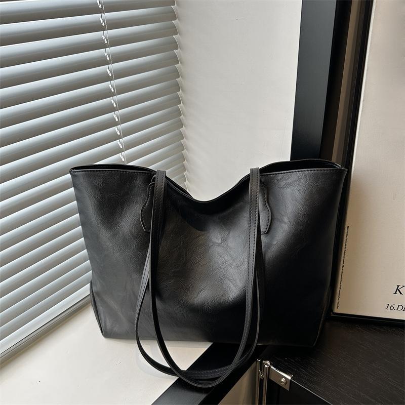 New Simple Solid Color Versatile Tote Bag Fashion Commuter Light Luxury Trend Faux Leather Design Shoulder Bag