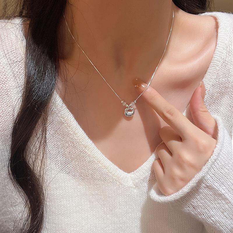 Elegant Chinese Blessing Ingot Necklace for Women – Light Luxury, Versatile, High-End Clavicle Chain
