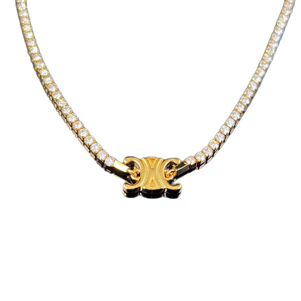 Odpinana kwadratowa płytka naszyjnik z diamentowo-perłowym wisiorkiem Łuk Triumfalny