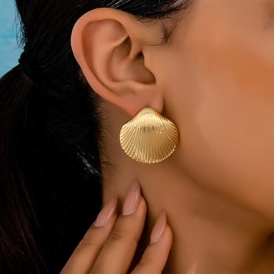1 Pair of Vintage Textured Shell Thread Earrings