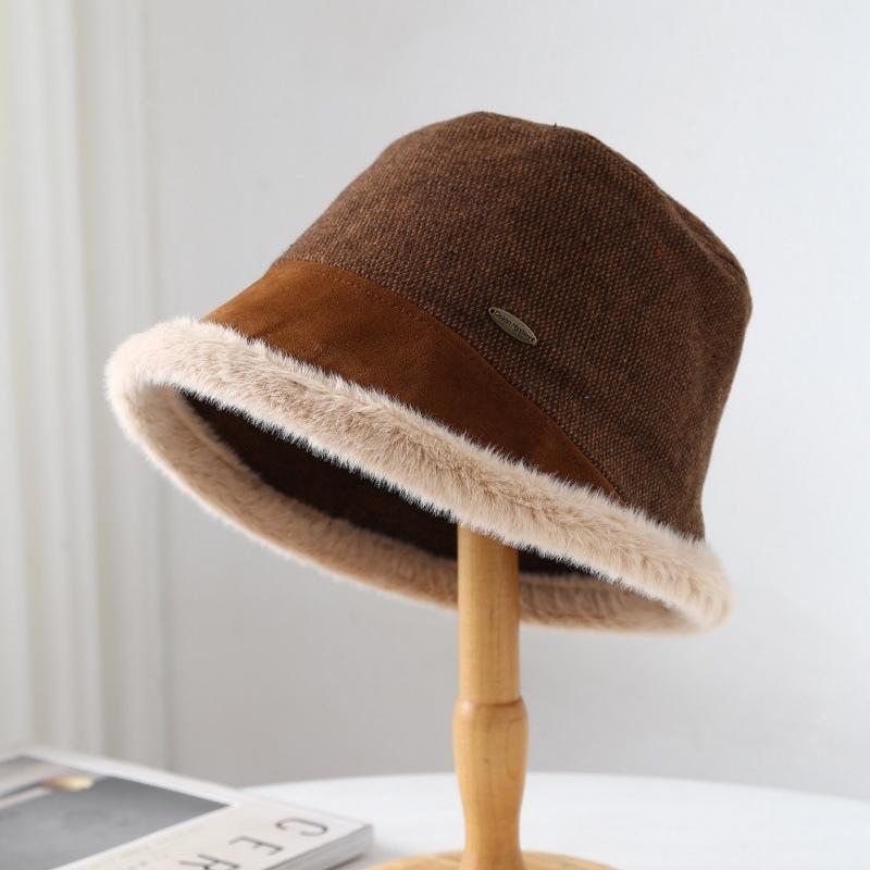 

Plush Bucket Hat Women s Autumn and Winter Warm Ear Protection Contrasting Color Basin Hat New Trendy Ski Cold Hat ONE SIZE коричневий