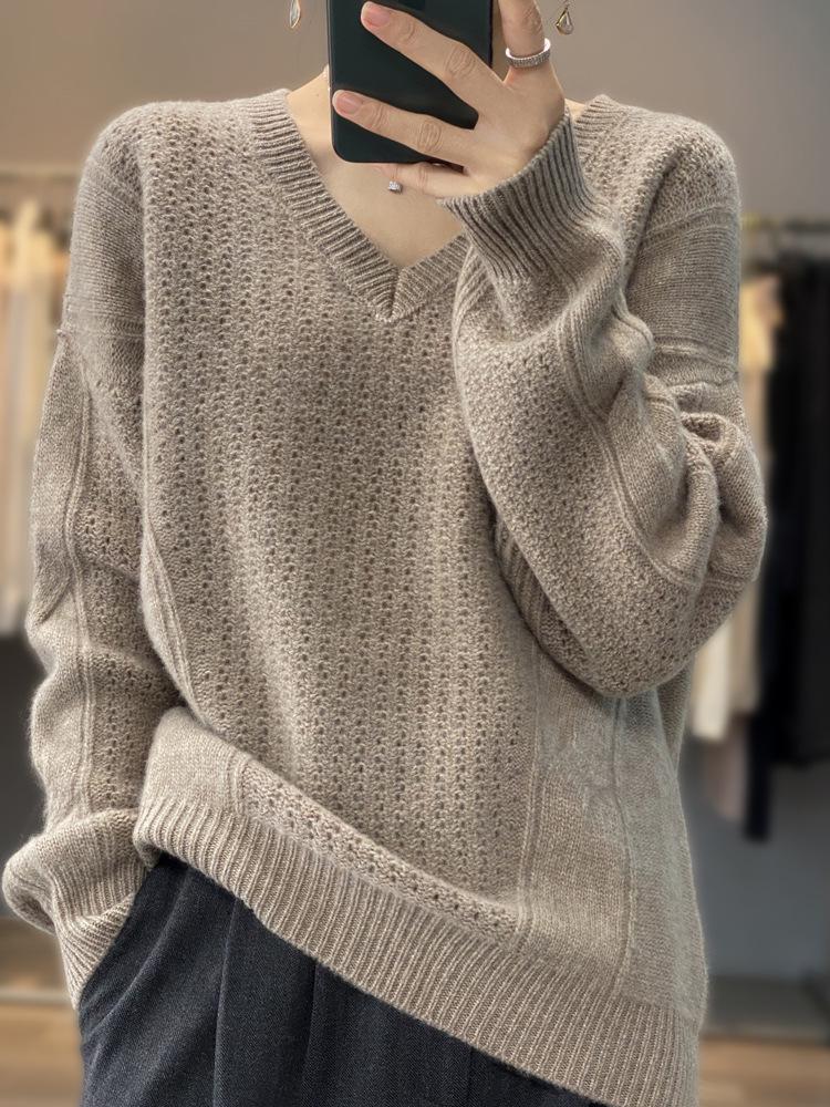 100V Women's Oversized Wool Sweater - Thick Knit, Long Sleeve, Fashionable Collar for Autumn