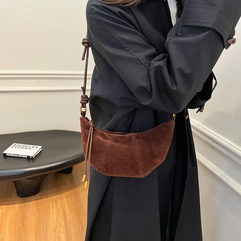 New lamb wool color matching half-moon bag hairy underarm bag women's lazy wind dumpling shoulder bag