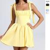 Neues Damen-Trägerkleid mit quadratischem Ausschnitt und Schleifen-Detail, Mini-Bodycon-Kleid mit hohem Bund, Raffung und Einsätzen für die Sommer-Mode