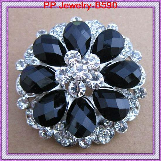High-Grade Women s Brooch in White K Plated Resin with Exquisite Crystal Accent High-quality Yao Jewelry