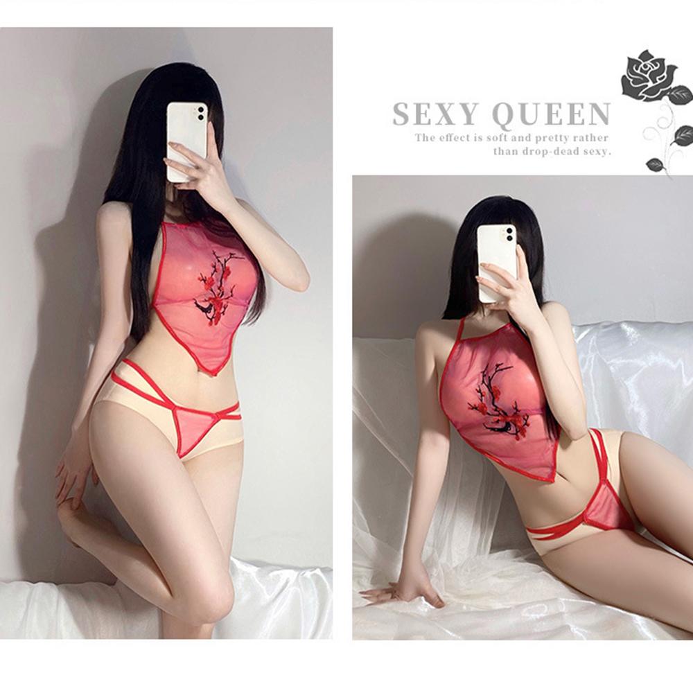 Erotische Dessous, sexy Dessous, Dreipunkt-Perspektive, Spitzen-BH, offener Schritt, Leidenschaft, Anzug, Versuchung