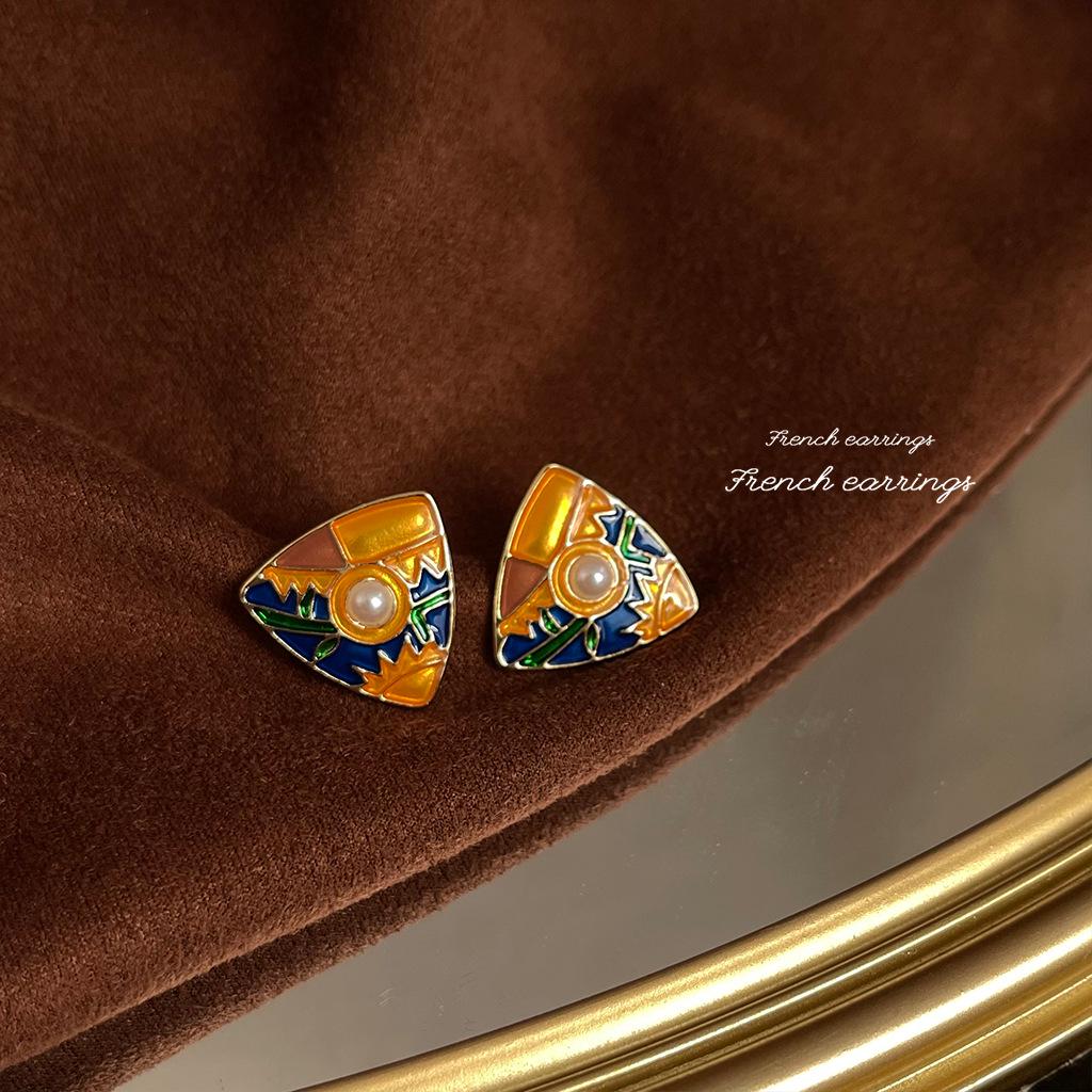 Chinese-Inspired Elegant 925 Silver Stud Earrings with Exaggerated Design