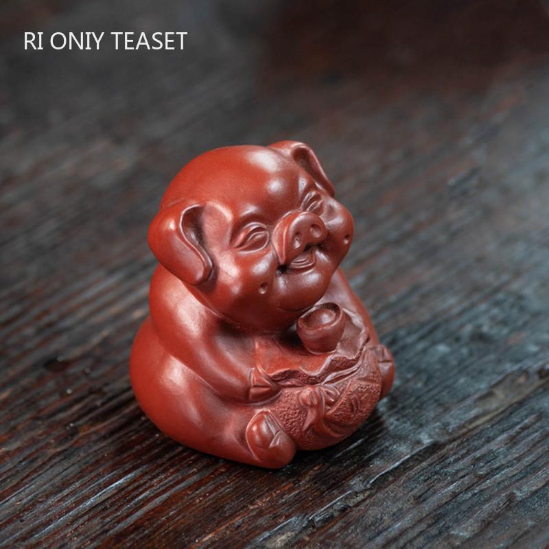 

Статуэтка счастливой свиньи, украшения, фиолетовая глина Исин, чай, ручная работа, скульптура, фигурка для чая Дахунпао, поделки, китайский чайный сервиз, декор 5.2x5.5x5.7cm