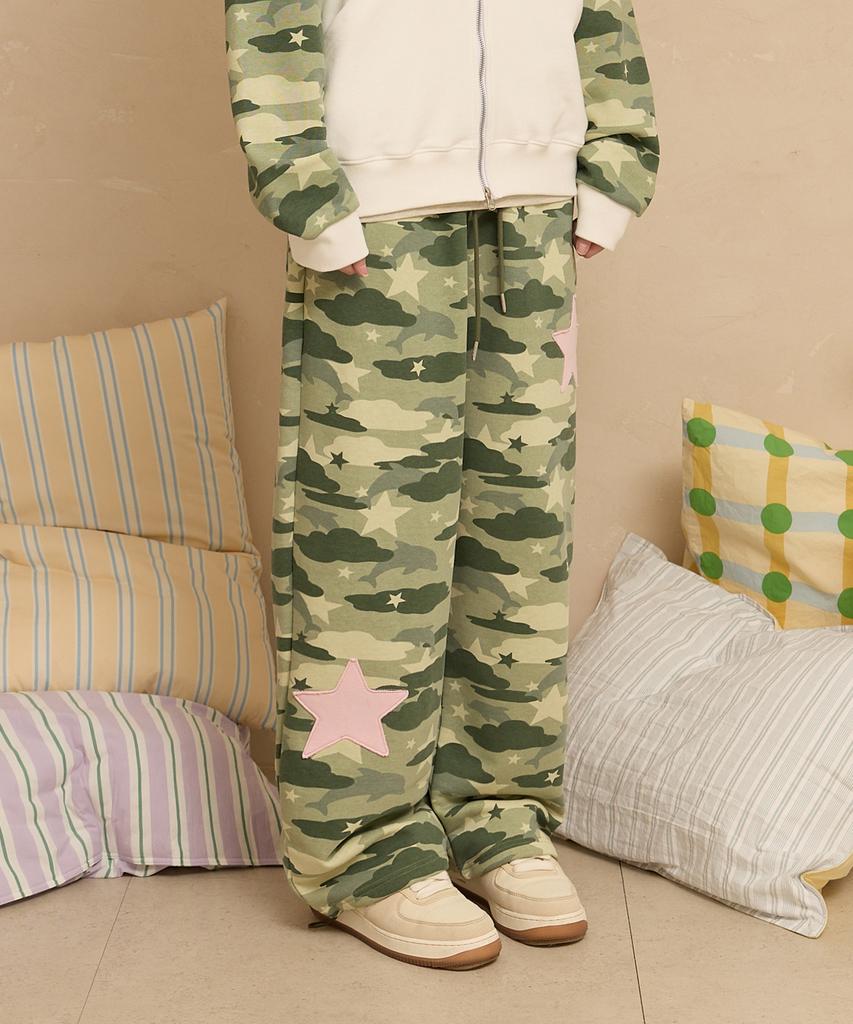 WAIKEI Big Star Applique Sweatpants Camo