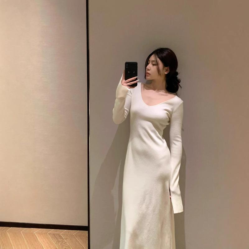 [] White V-neck Slim-fit Knitted Dress Design Sense with Coat Long Sweater Skirt Autumn and Winter