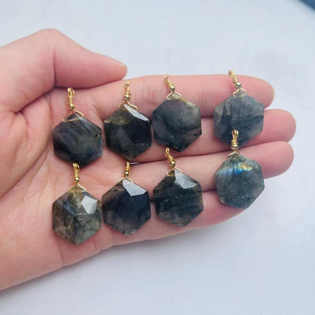 Natural Crystals High Quality Pendant Polyhedron Colorful Labradorite Pendant Gemstone Necklace