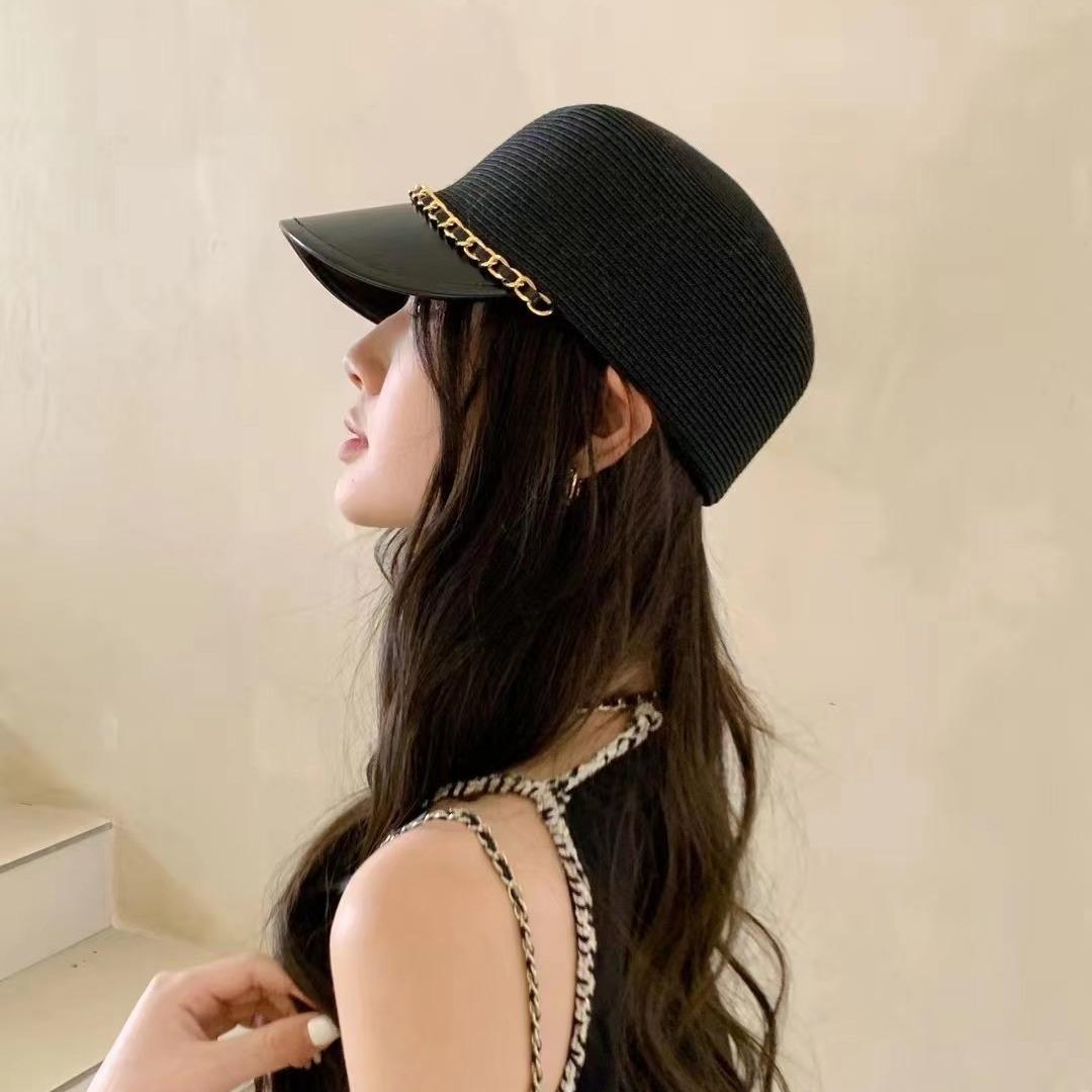 

Xiaoxiangfeng black sunscreen cap women s fashion shopping beret showing face small Korean version metal chain equestrian hat One size fits all, adjustable чёрный