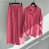 Completo estivo da donna in camicetta e pantaloni casual a due pezzi