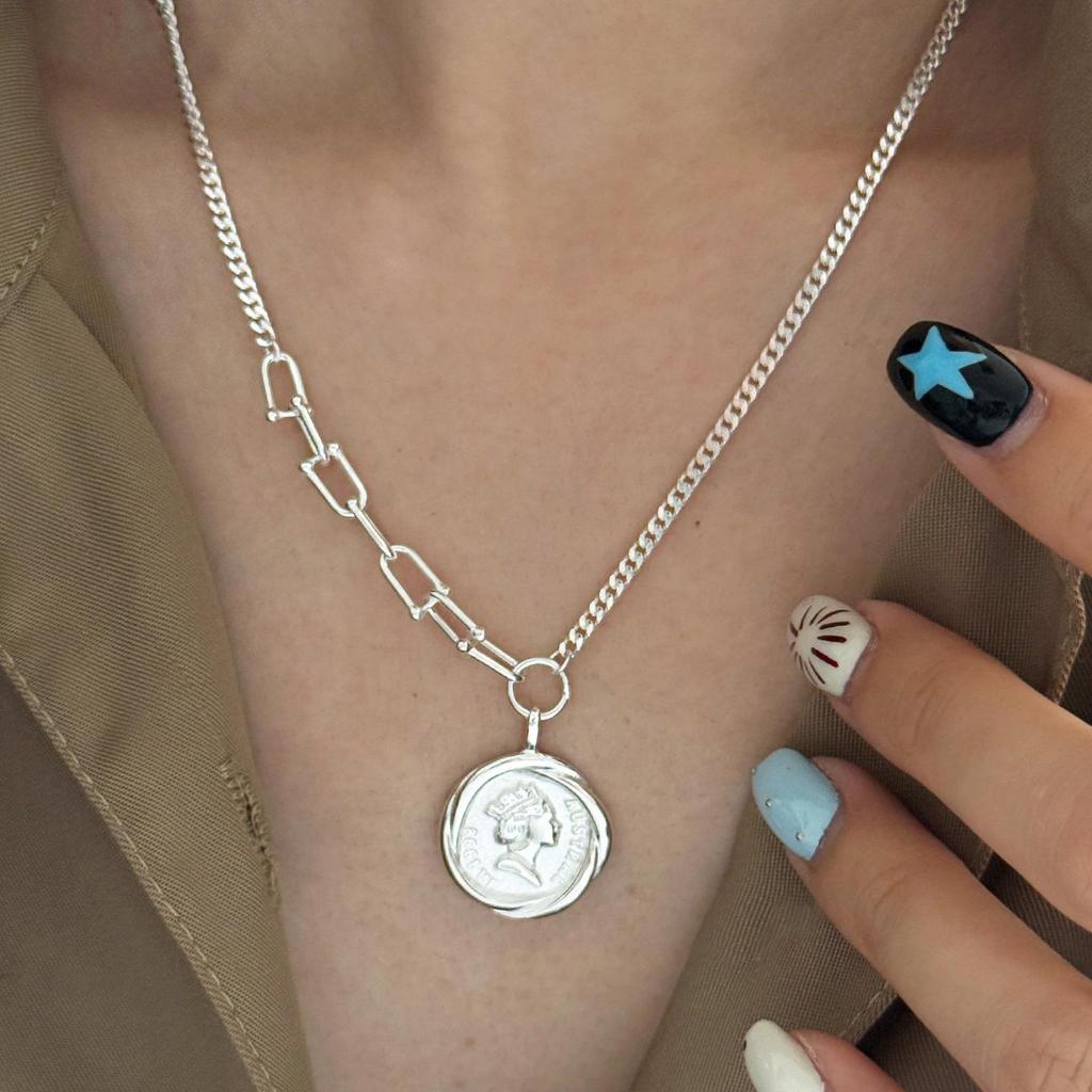 S925 Sterling Silver Horseshoe & Queen Pendant Necklace – European Hip-Hop Style, Versatile & Cool for Women