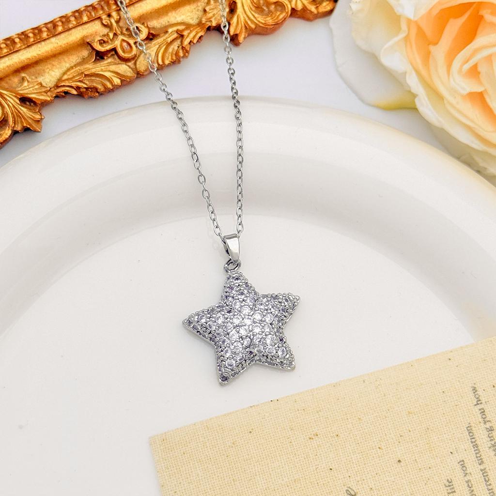 Five-pointed Star Mage Luxury High-end Style Necklace Accessory for Women - Small-Scale Fashion Lockbone Chain