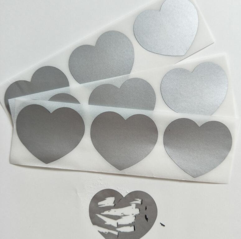 

Scratch Off Sticker 50pcs 30x35mm Love Heart Shape 4 Colors For Secret Code Cover Home Game Wedding Message Card срібний