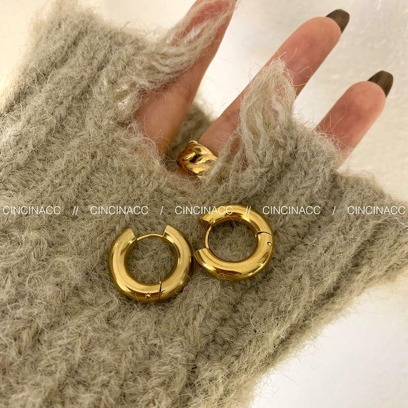 

New Fashion Minimalist Titanium Steel Gold Ear Ring Cold Fashion Stylish Simple Bracelet Earrings Niche Design Earrings Gold